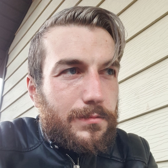 Meet your Posher, Chris - Picture 1 of 8